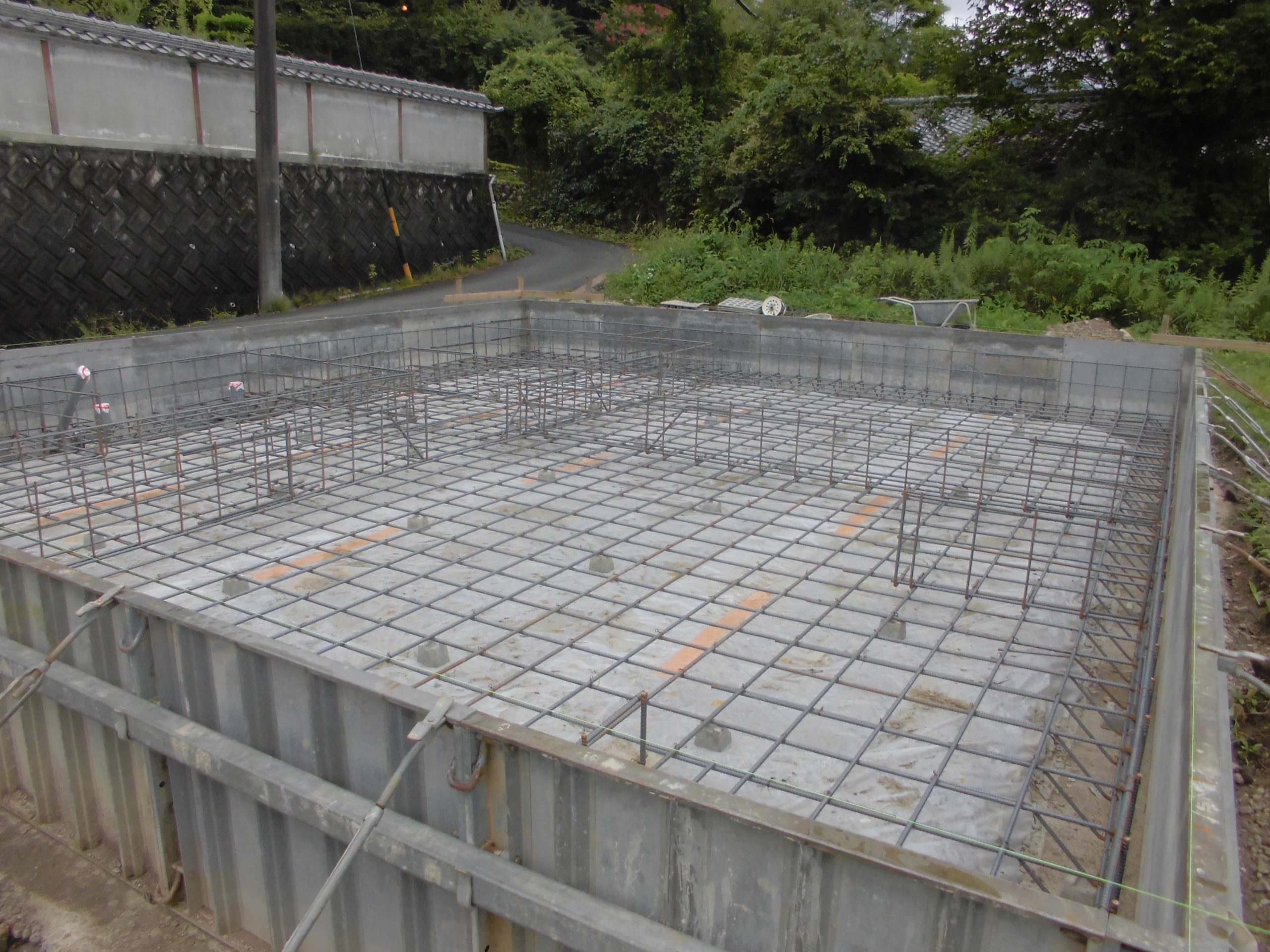 建売りの鉄筋組作業